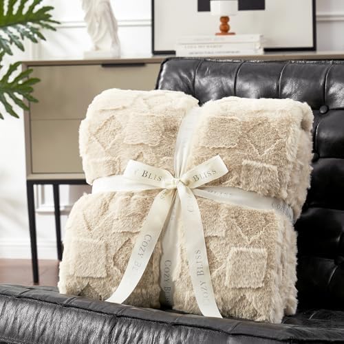 Cozy Bliss Faux Fur Throw Blanket - Soft Checkered 50x60 Inches 1