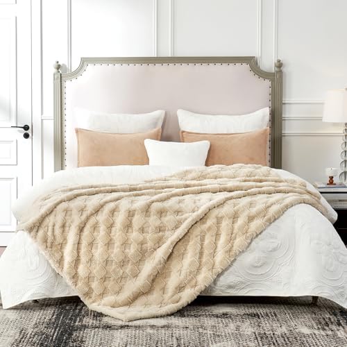 Cozy Bliss Faux Fur Throw Blanket - Soft Checkered 50x60 Inches 1